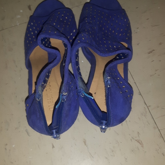 Wedge Heels - Picture 3 of 3